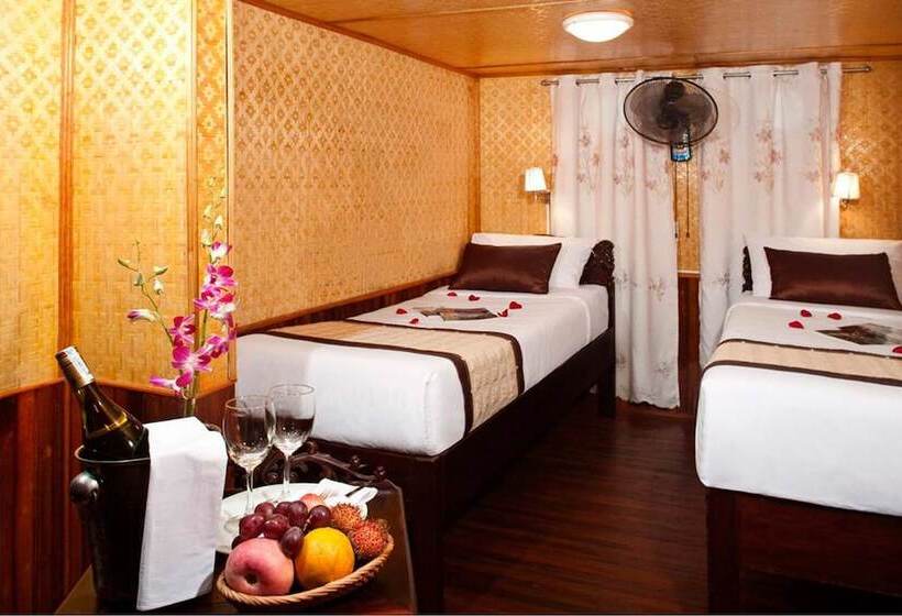 هتل Huong Hai Sealife Cruise