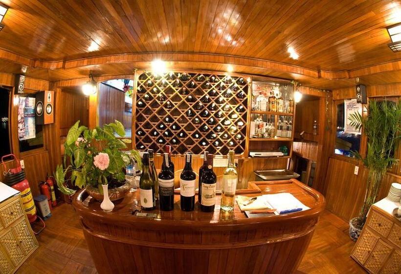 هتل Huong Hai Sealife Cruise