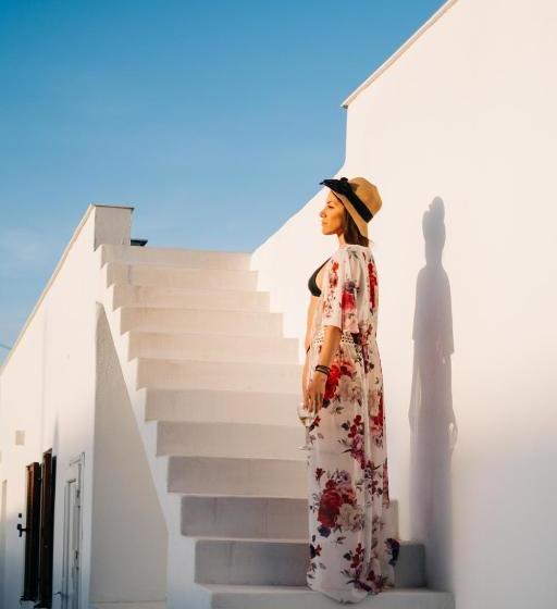 هتل Mesanto Luxury Suites