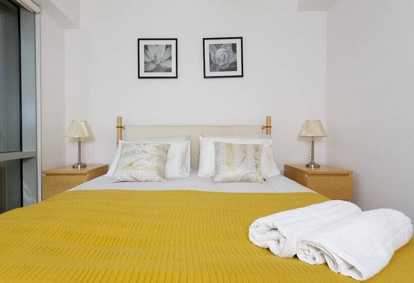 Live In Leeds Millenium Square Apartment