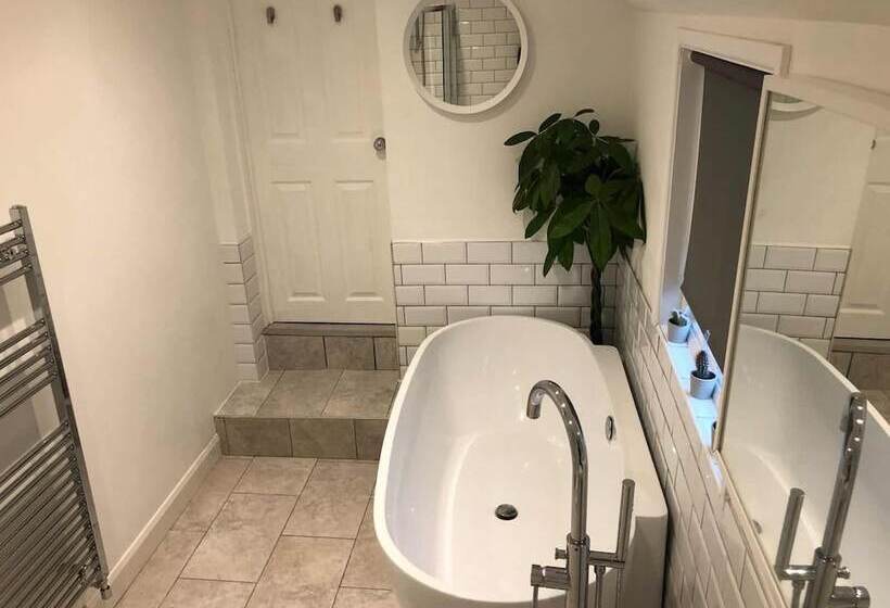 Luxury Central Apartment 4 Guests