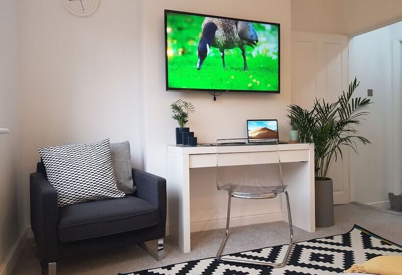 Luxury Central Apartment 4 Guests