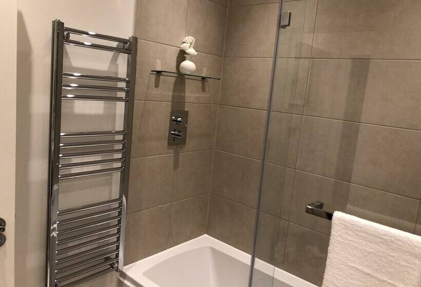 Modern Apartment By Creatick