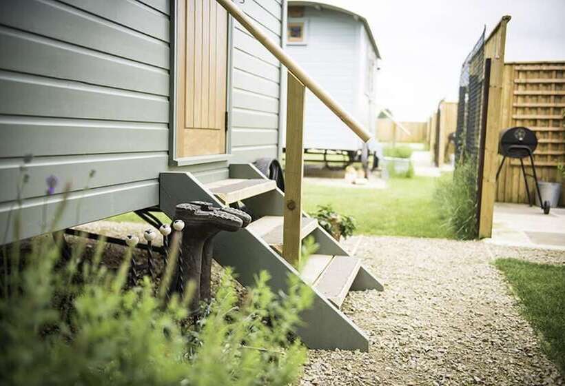 Morndyke Shepherds  Huts