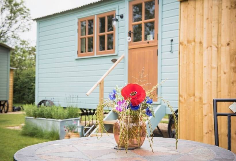 Morndyke Shepherds  Huts
