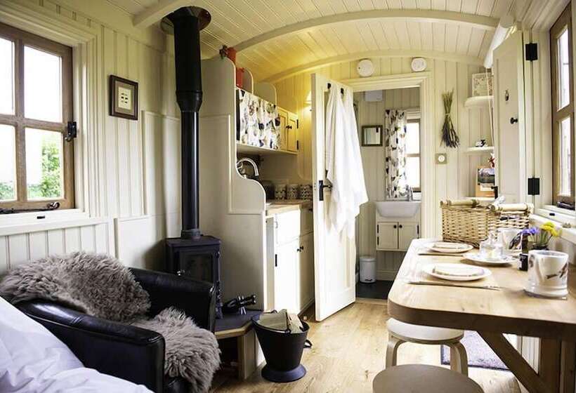 Morndyke Shepherds  Huts