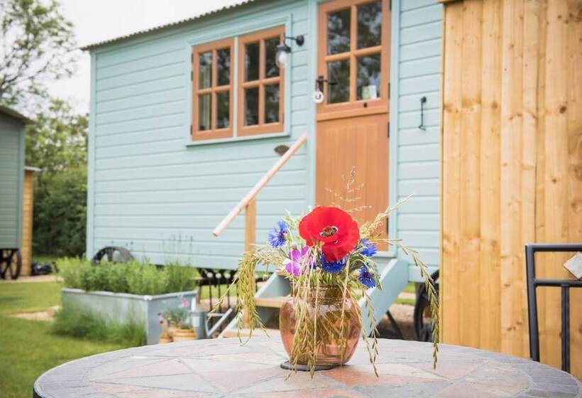Morndyke Shepherds  Huts