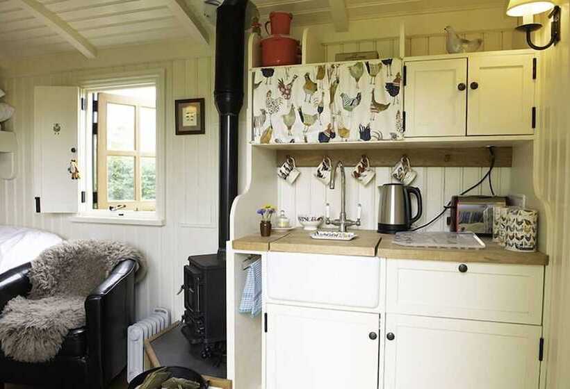 Morndyke Shepherds  Huts