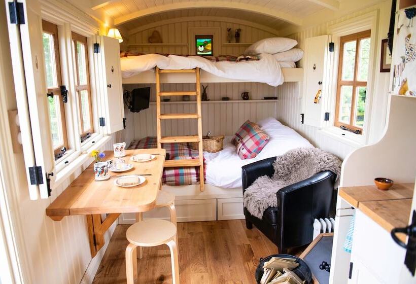 Morndyke Shepherds  Huts