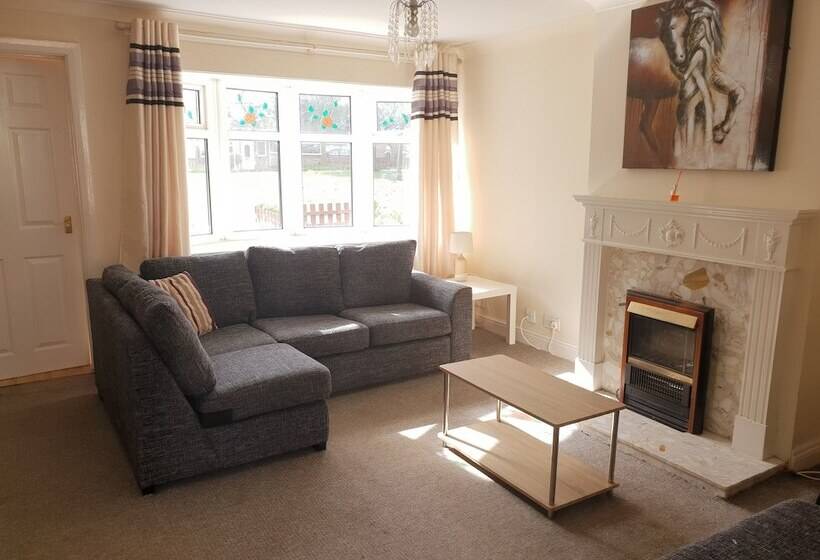 Oaksham Drive