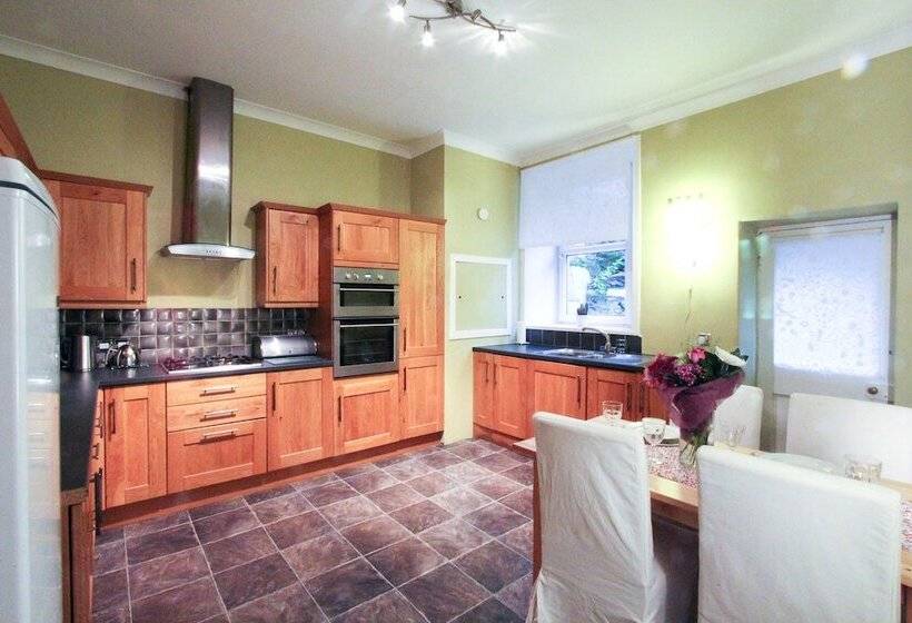 Oban Town Centre Apartment