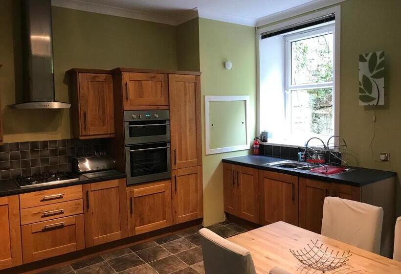 Oban Town Centre Apartment