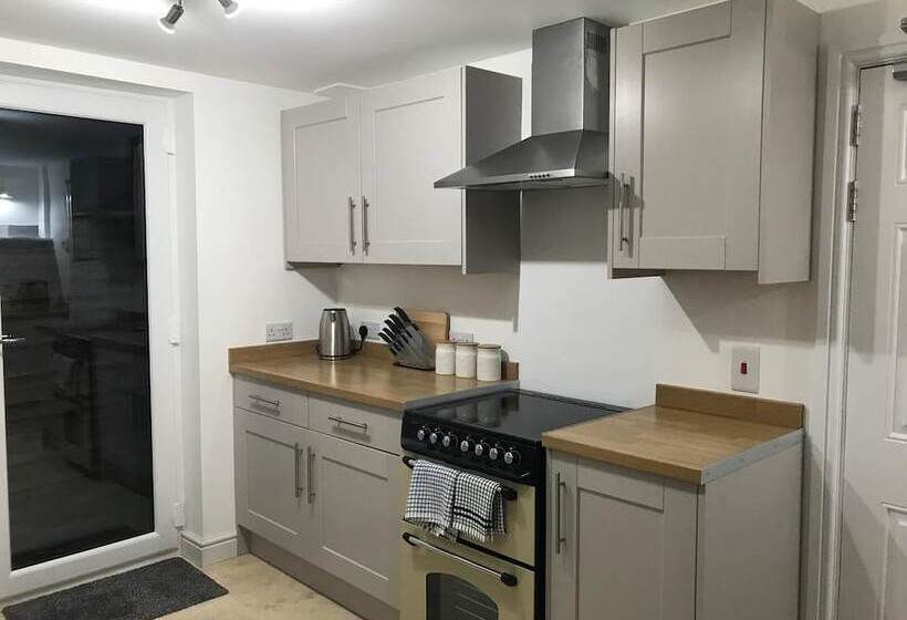 بنسيون Botley Town House