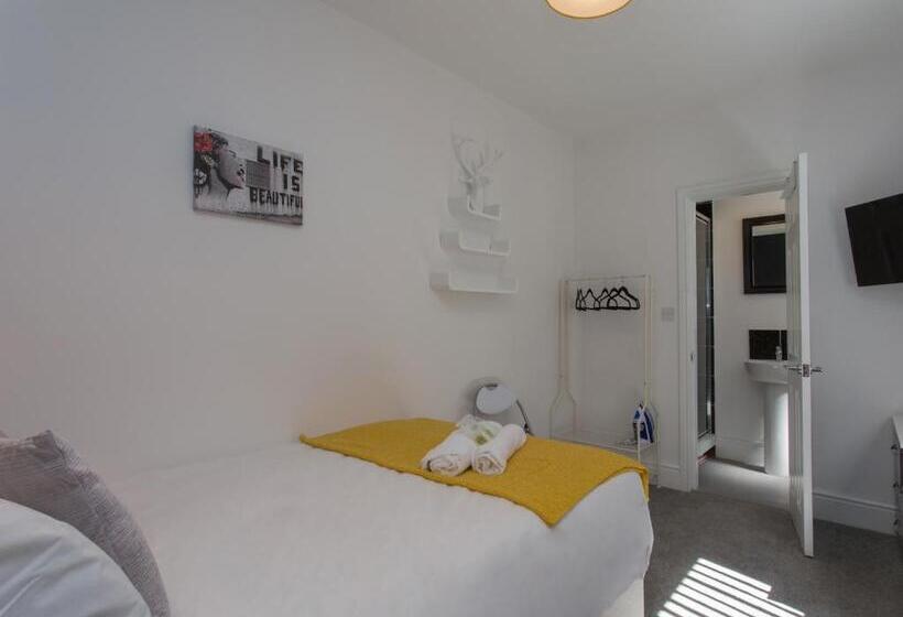 פנסיון Townhouse Plus @ Westminster Street Crewe