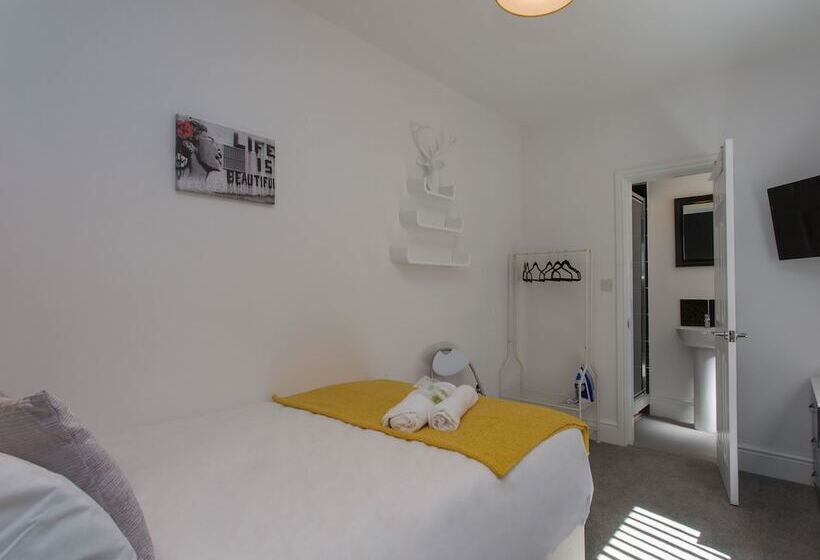 פנסיון Townhouse Plus @ Westminster Street Crewe