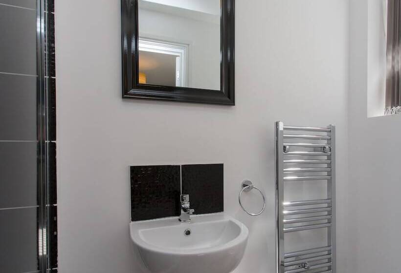 פנסיון Townhouse Plus @ Westminster Street Crewe