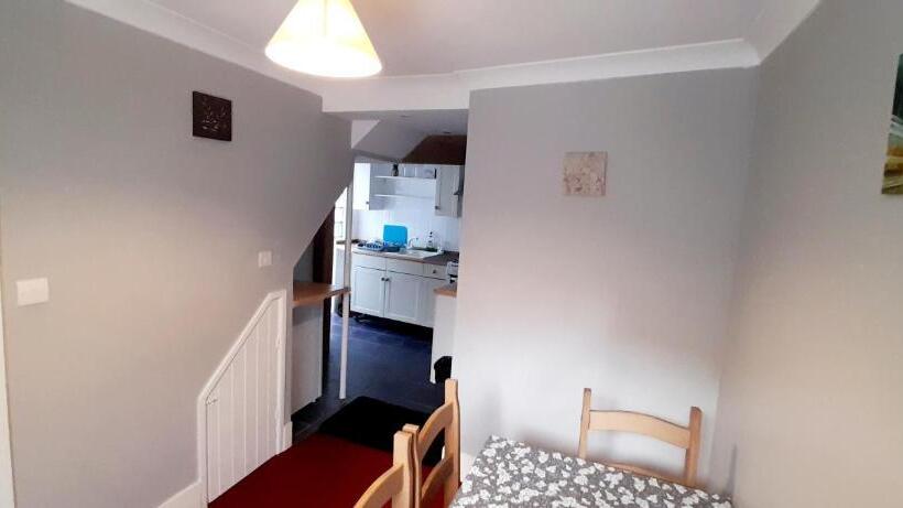 펜션 Penzance Cottage