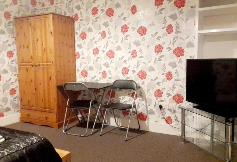 펜션 Penzance Cottage