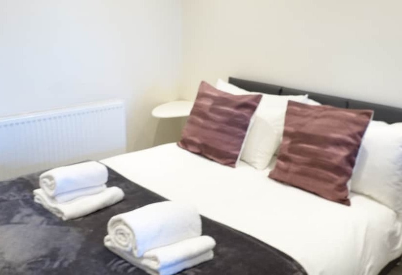 بنسيون The Close Airport