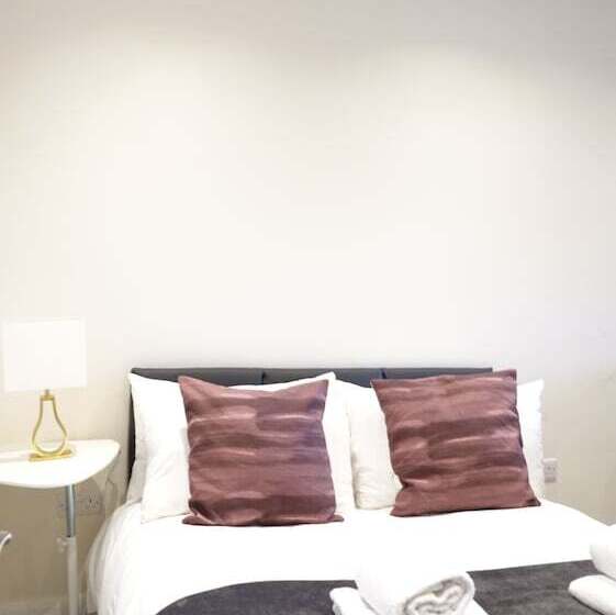 بنسيون The Close Airport