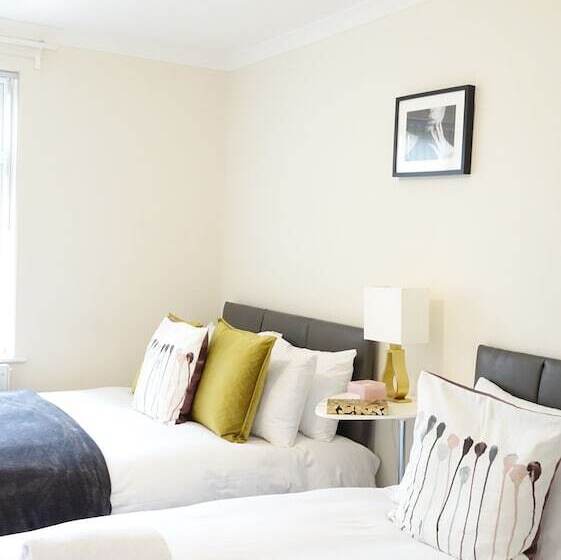 بنسيون The Close Airport