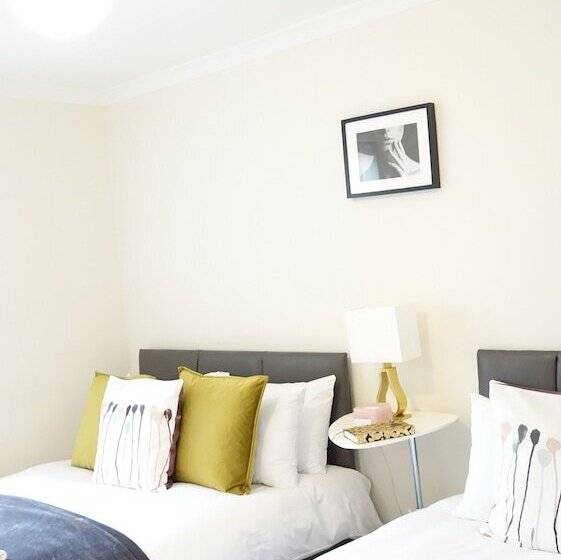 بنسيون The Close Airport