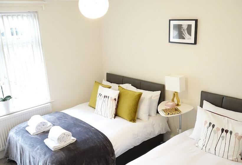 بنسيون The Close Airport