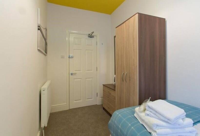 פנסיון Townhouse @ Westminster St