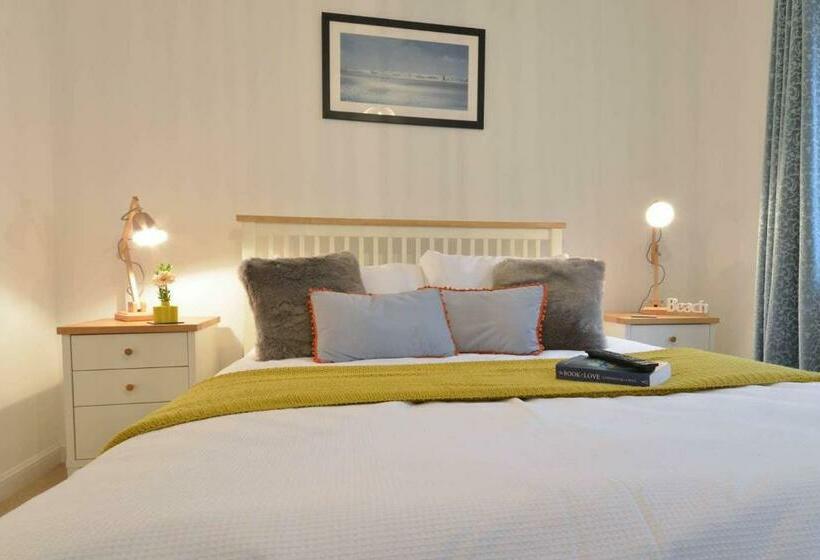 Seaside House In Camber