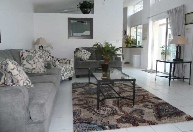 Sm226143 Lindfields 3 Bed 3 Baths Villa