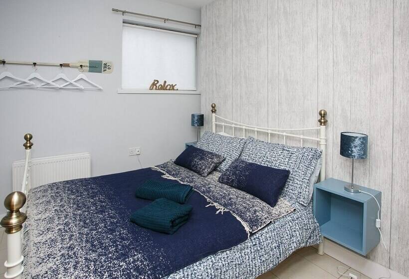 The Nautical Apartment