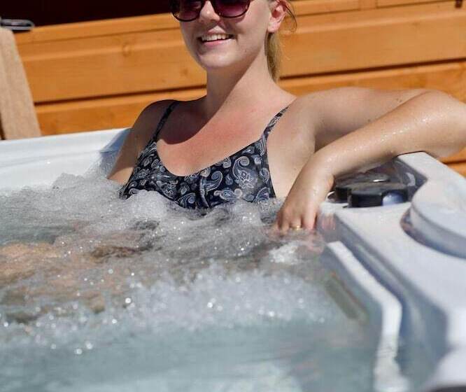 צימר Dulrush Fishing Lodge And Guesthouse