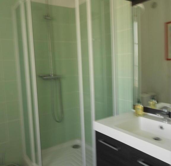 민박 La Tour De Lavalette