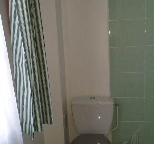 민박 La Tour De Lavalette