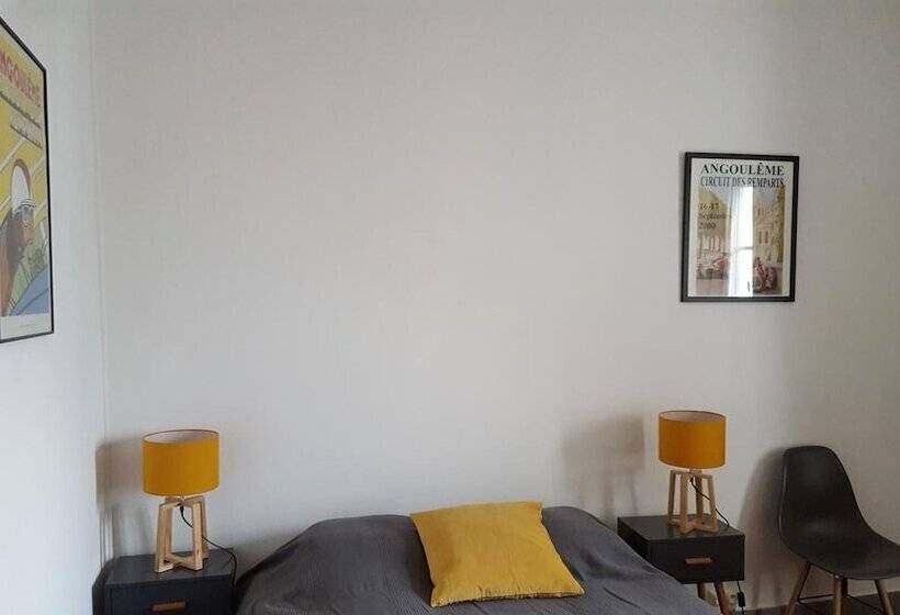 민박 La Tour De Lavalette