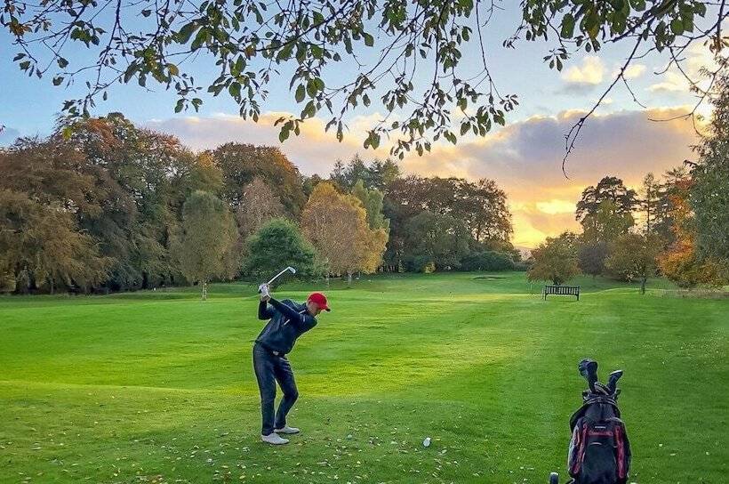 فندق Balloch Park