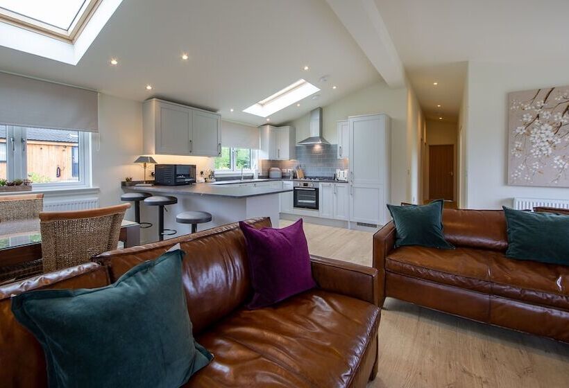 فندق Balloch Park