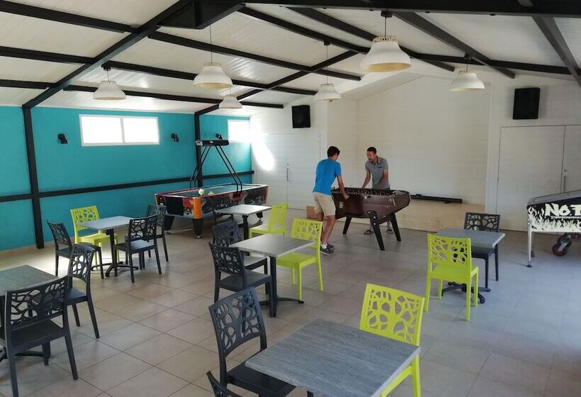 فندق Camping Domaine Des Salins