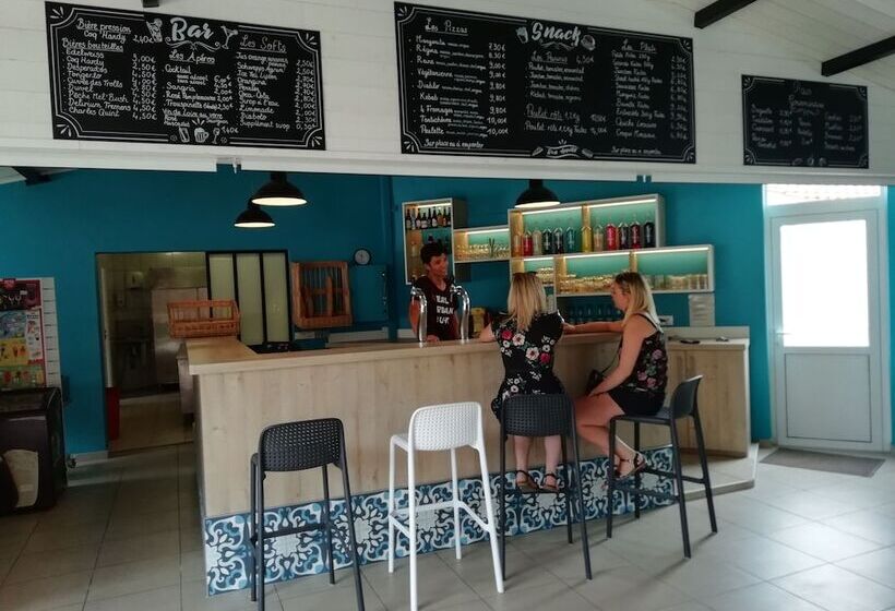 فندق Camping Domaine Des Salins