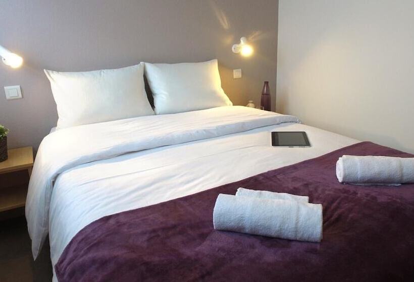 בית מלון כפרי Vvf Cantal Champs Sur Tarentaine