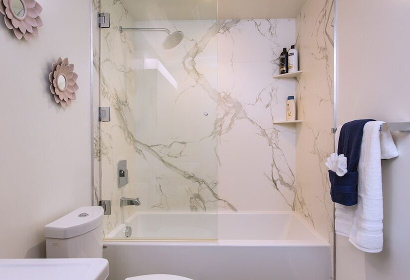 New Urban Downtown La Luxury Apartment