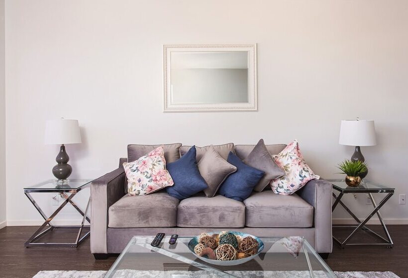 New Urban Downtown La Luxury Apartment