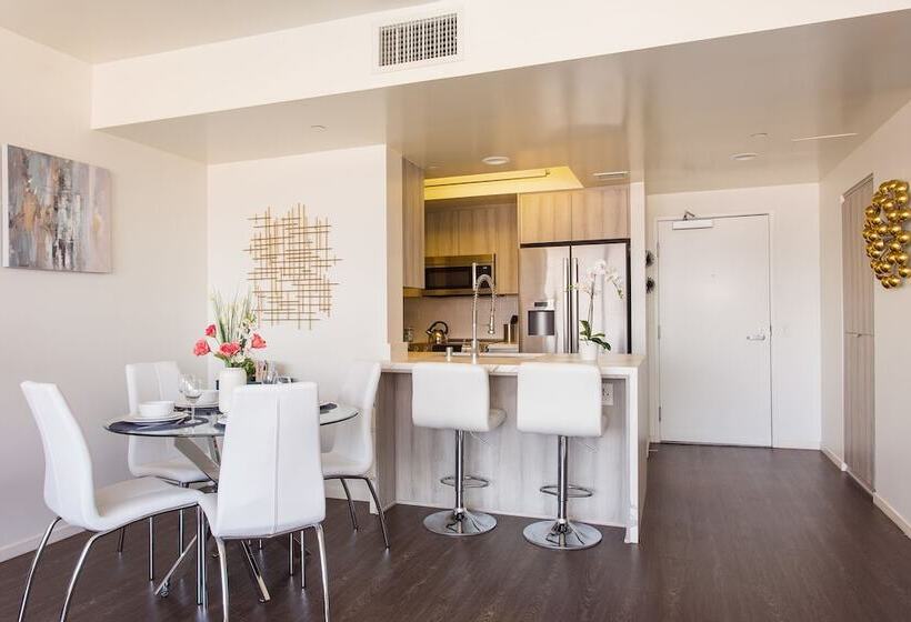 New Urban Downtown La Luxury Apartment
