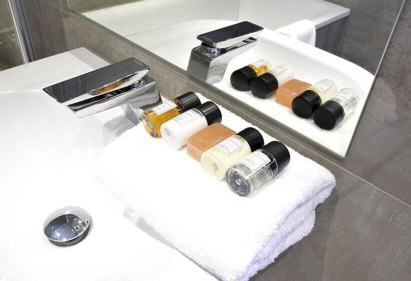 Roomspace Apartments Kirk Court