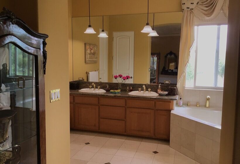 Sunshine Mountain Bed And Breakfast