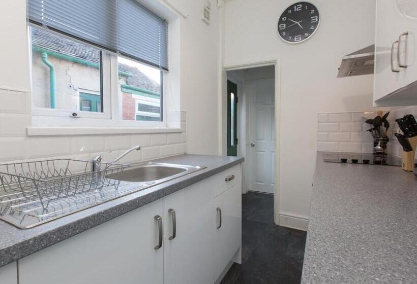 Townhouse @ Newlands Street Stoke