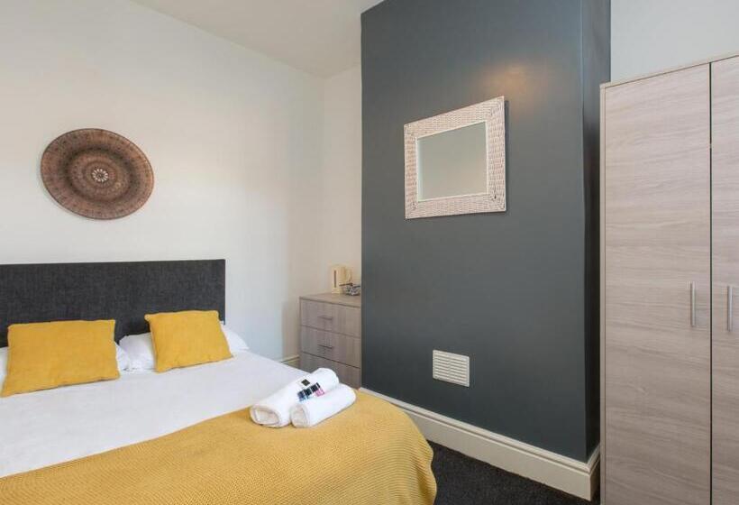 Townhouse @ Newlands Street Stoke