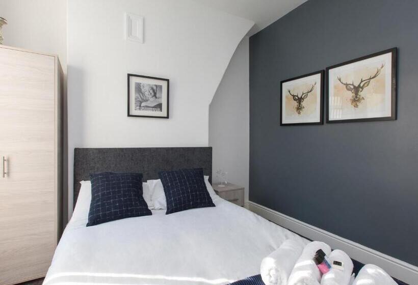 Townhouse @ Newlands Street Stoke