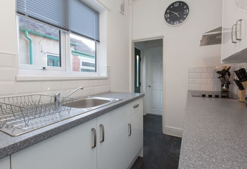 Townhouse @ Newlands Street Stoke