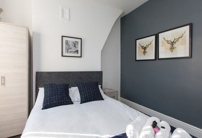 Townhouse @ Newlands Street Stoke